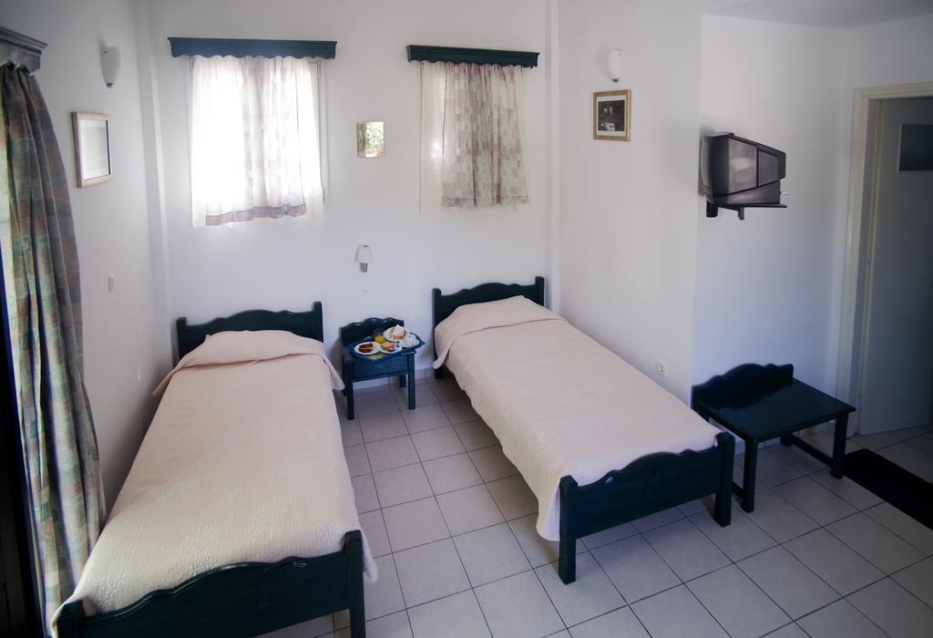 Aiolos Hotel Menites Exterior photo