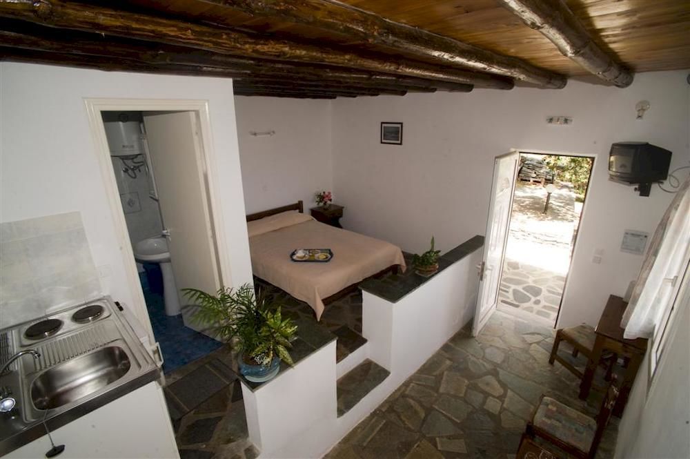 Aiolos Hotel Menites Exterior photo